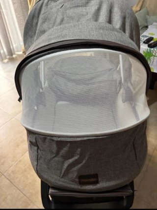 Silla de bebé/capazo gris De la marca INGLESINA