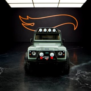 Hot Wheels Elite 64 Land Rover Defender 90 Pickup