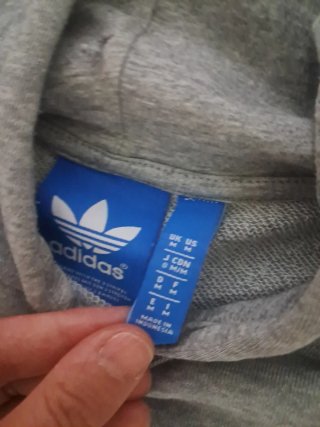 Sudadera Adidas Gris con Diseño de Zapatilla