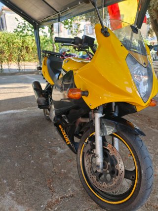 Suzuki GS500F Amarilla