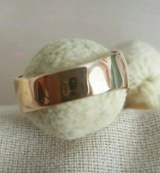 Anillo con piedra azul y circonitas