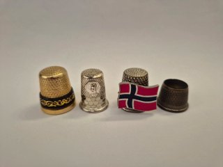 Lote de 15 dedales de colección.