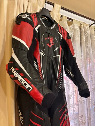 Mono Bela Aragon 1 pieza Talla 56