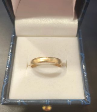 Anillo de oro 18K