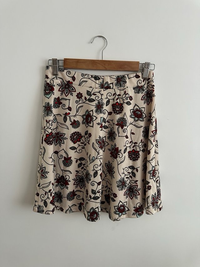 Falda corta H&M floral boho Talla S