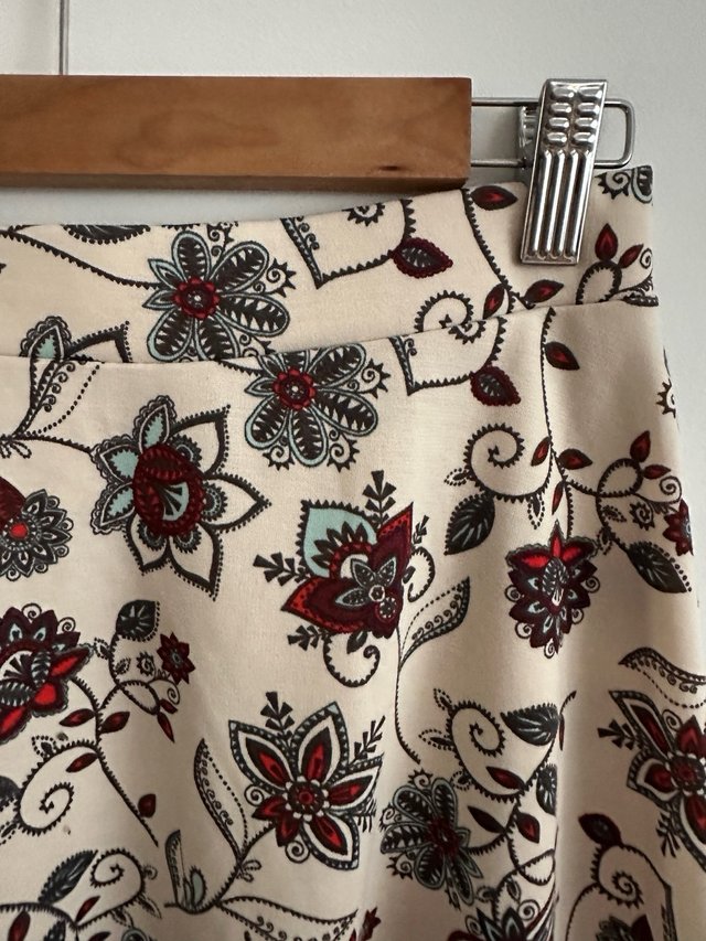 Falda corta H&M floral boho Talla S