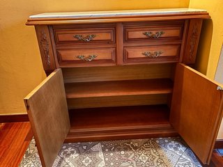 Mueble recibidor madera y mármol
