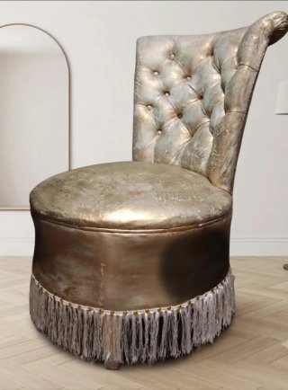 decorativa "Este sofá de tela gruesa, una pieza de