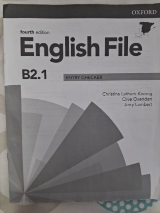 Libro de inglés. English File. B2.1
