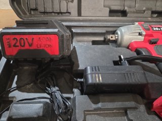 Atornillador de impacto a batería 20V