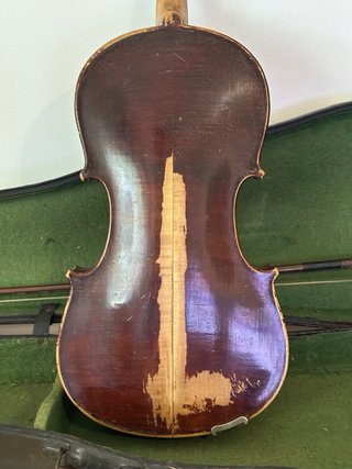 Violino antigo com estojo