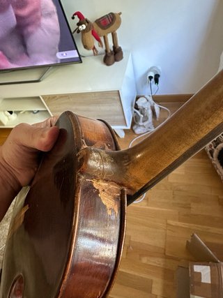 Violino antigo com estojo