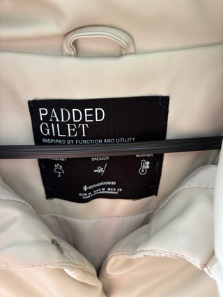 Chaleco acolchado cuello alto Stradivarius Talla M
