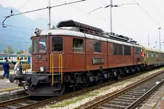 Locomotora BLS Ae 6/8 208 Edición 75 Años