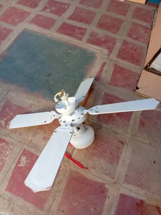 2 Ventiladores de plástico duro