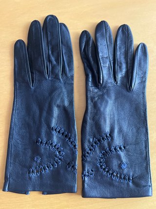 Guantes vintage piel azul marino bordados