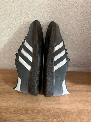 Zapatillas Adidas Grises y Blancas