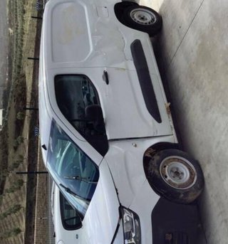 Moldura peugeot 00230111 partner furgon 5 2316985