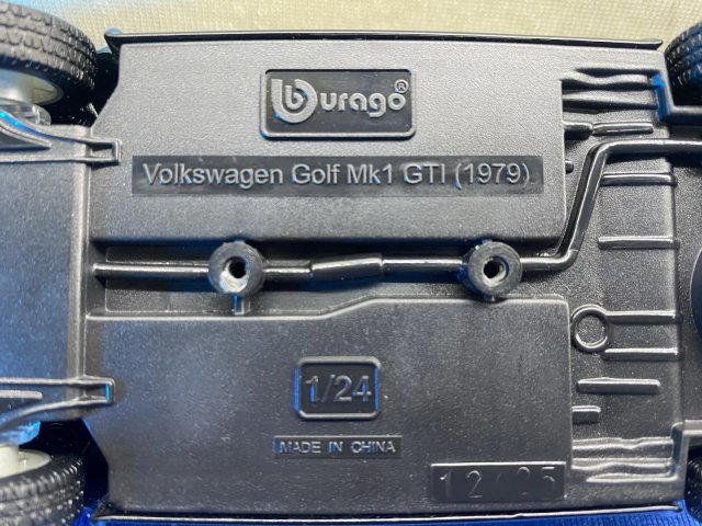COCHE HOT WHEELS 1:24 VOLKSWAGEN GOLF MK1 GTI 79