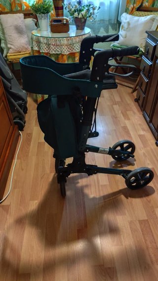 Andador Plegable Kesser con Asiento y Bolsa