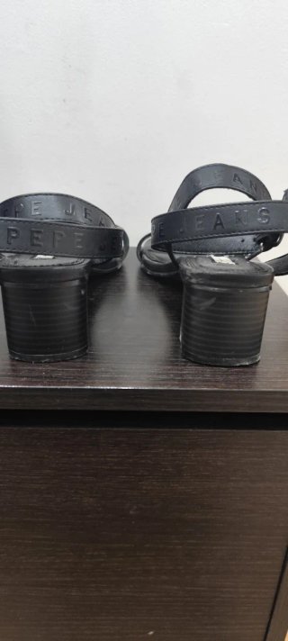 Sandalias Pepe Jeans tacón negras