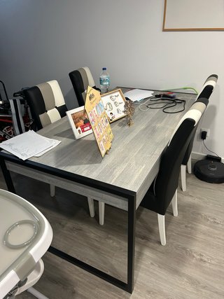 Mesa de comedor y 4 silla, sofa, sillon, mueble Tv