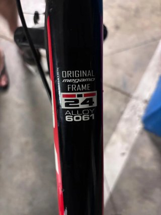 Bicicleta Megamo 24 Negra y Roja