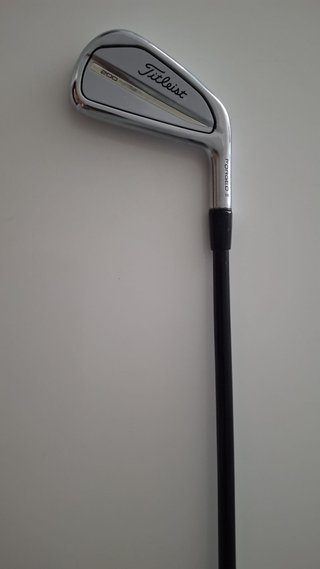 Titleist T200 Hierro 2 KBS Tour Hybrid 95