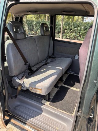 Nissan Serena 1998