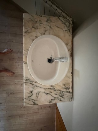 Mueble de baño madera y mármol