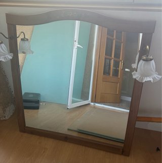 Mueble de baño, con espejo, en madera y mármol