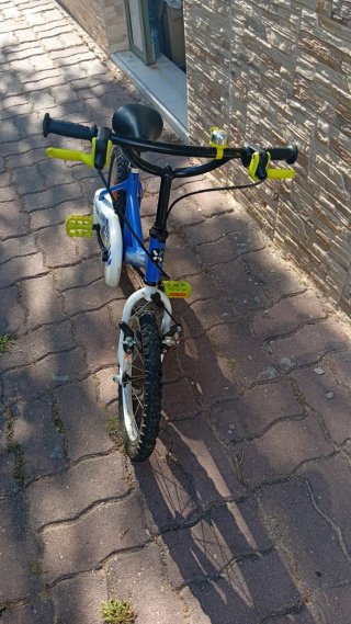 Bicicleta infantil azul