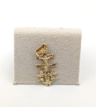 Colgante Cruz de oro de 18k, 1.35 g.