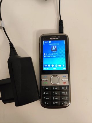 Nokia C5-00 Movistar y cargador