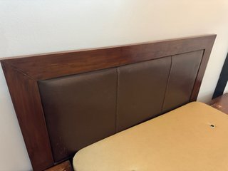 Dormitorio completo madera oscura