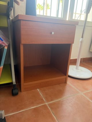 Mesa dormitorio