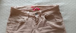 Pantalón pitillo camel