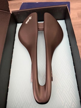 Sillín ciclismo Selle Italia Alpitude 140