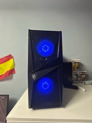 PC Gaming con Geforce GTX y luces LED