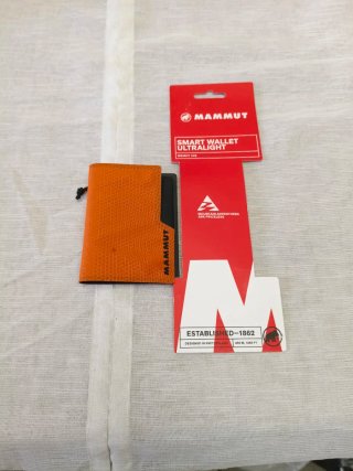 Cartera Mammut ultraligera formato tarjeta