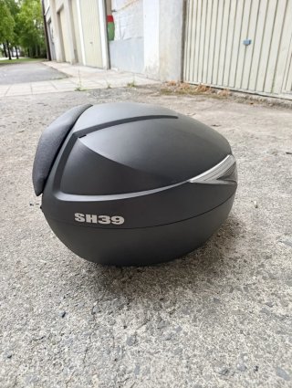 Maleta de moto con respaldo