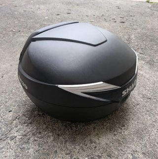 Maleta de moto con respaldo