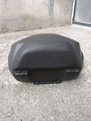 Maleta de moto con respaldo