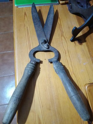 Tijeras de podar antiguas de jardinero