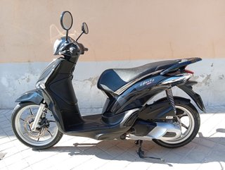 Piaggio Liberty 125 Negra