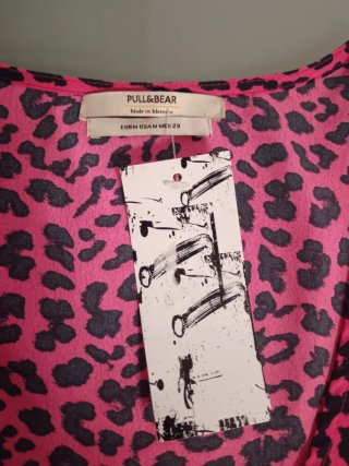 Blusa corta Pull&Bear estampado leopardo Talla M