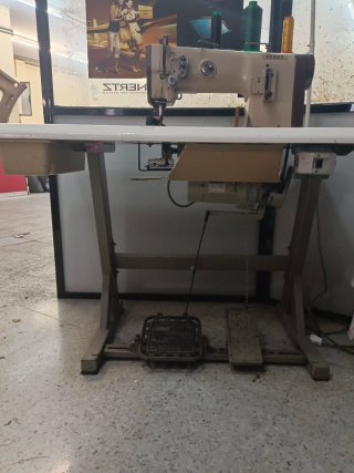 Máquina de coser industrial PFAFF