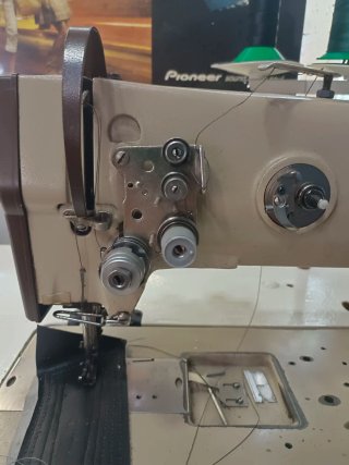 Máquina de coser industrial PFAFF