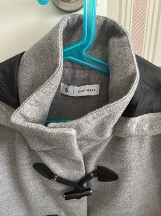 Abrigo paño gris con capucha