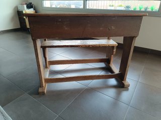 Escritorio antiguo de madera